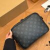 692f13e14ecd253cf10791cc LV Men's Messenger Bag VOYAGER with Foldable Box