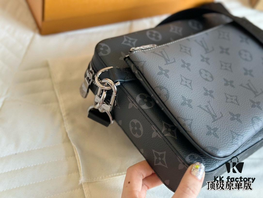 692f13e54ecd253cf10791d3 Top Quality Original LV Men's Triple Combo Black Warrior Three-Piece Set Trio Messenger Bag