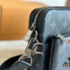 692f13e94ecd253cf10791dd Top Quality Original LV Men's Triple Combo Black Warrior Three-Piece Set Trio Messenger Bag