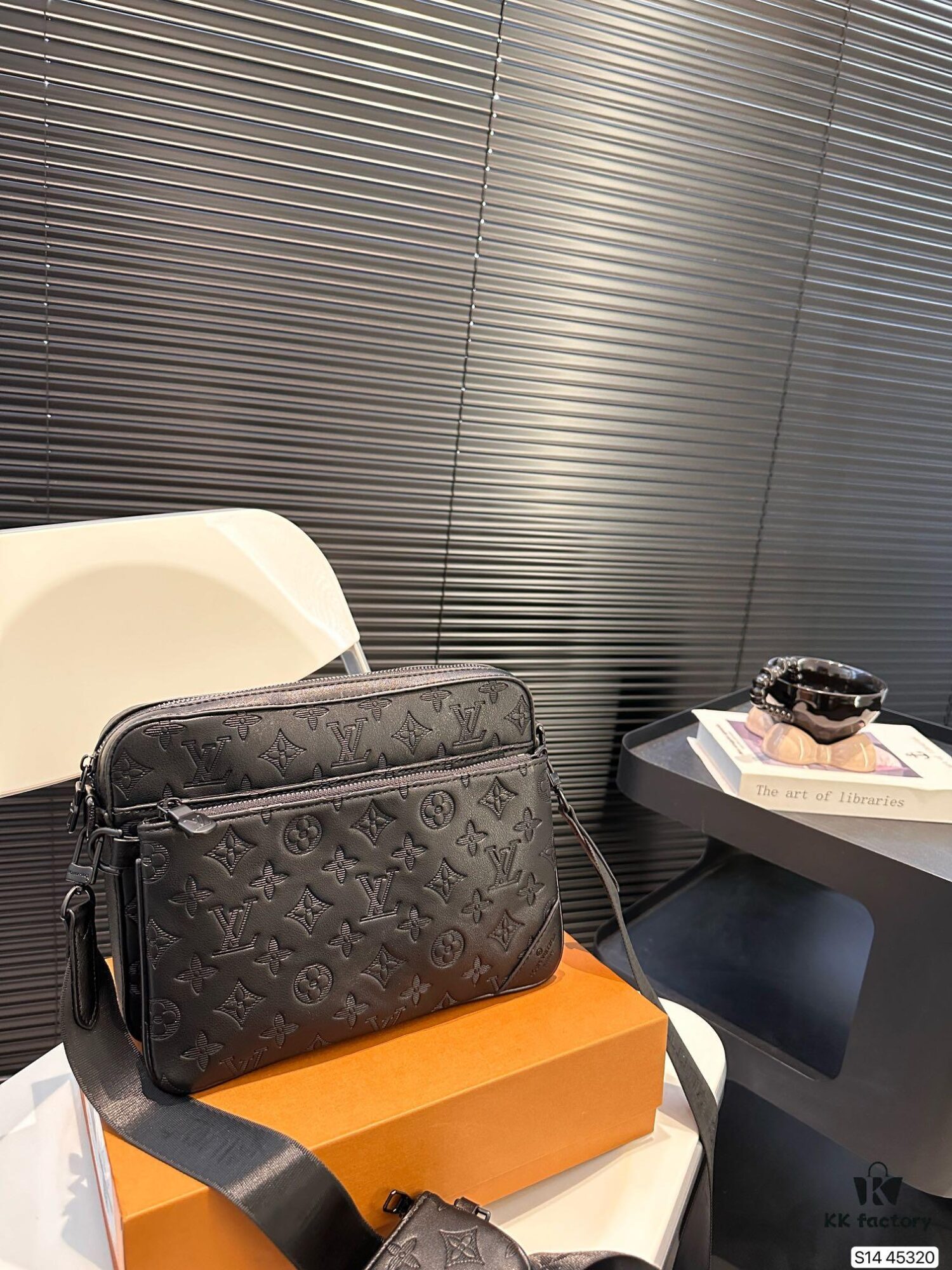 692f13f74ecd253cf10791f8 LV Men's Multi-Functional Messenger Bag with Foldable Box - Highly Sought After Tri-Combination Design