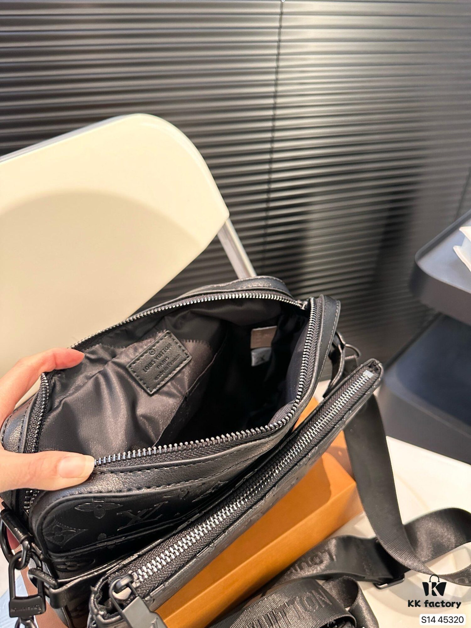 692f13fb4ecd253cf1079200 LV Men's Multi-Functional Messenger Bag with Foldable Box - Highly Sought After Tri-Combination Design