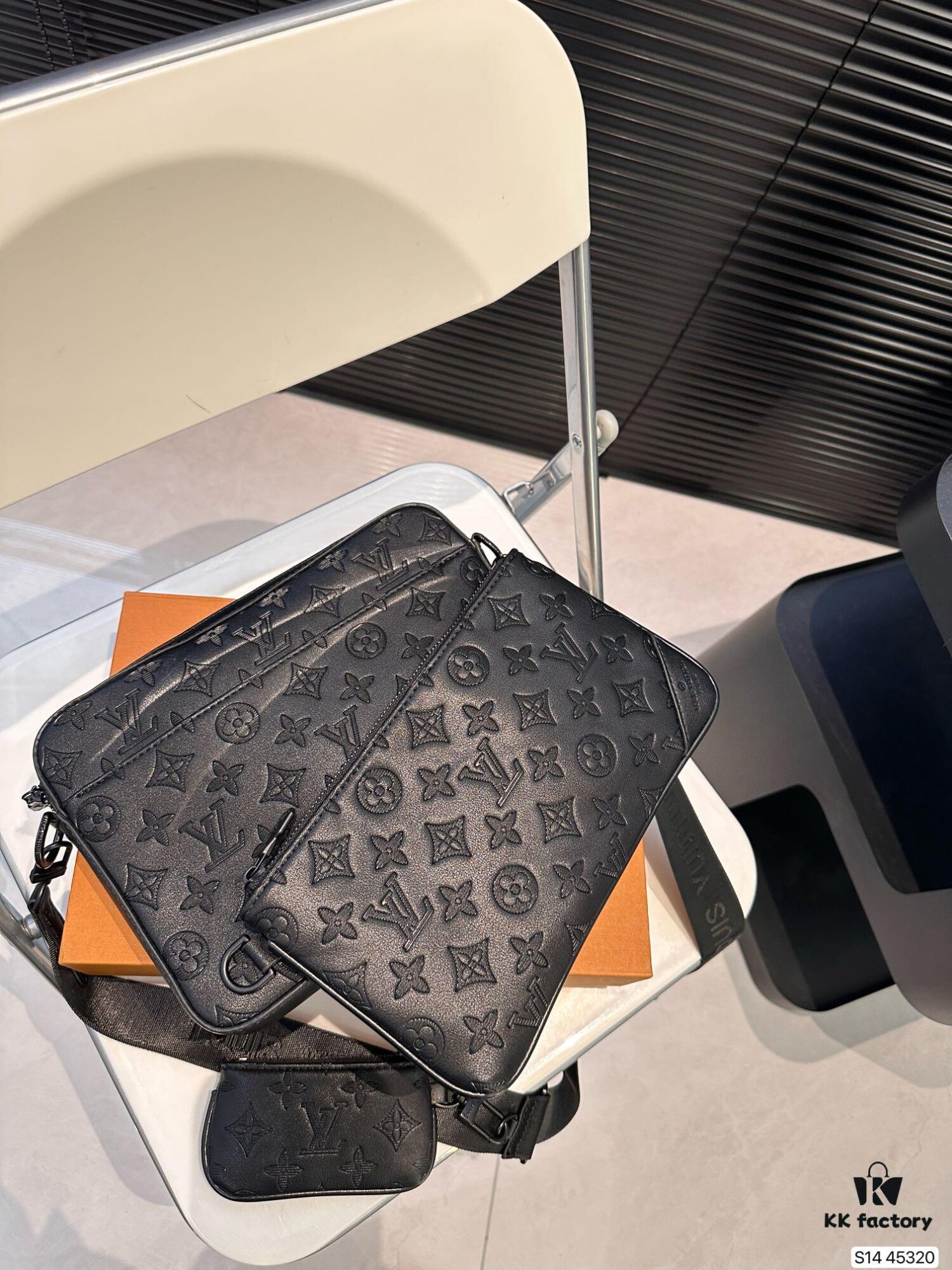 692f13fc4ecd253cf1079201 LV Men's Multi-Functional Messenger Bag with Foldable Box - Highly Sought After Tri-Combination Design