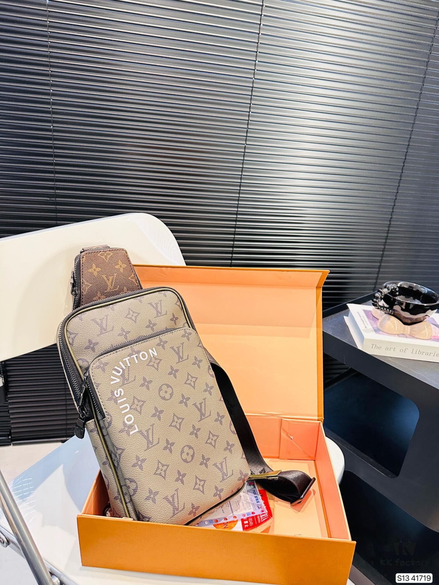 692f13fc4ecd253cf1079202 New Men's Chest Bag LV Style, Zippered Waist Pack, Fashionable and Timeless Design