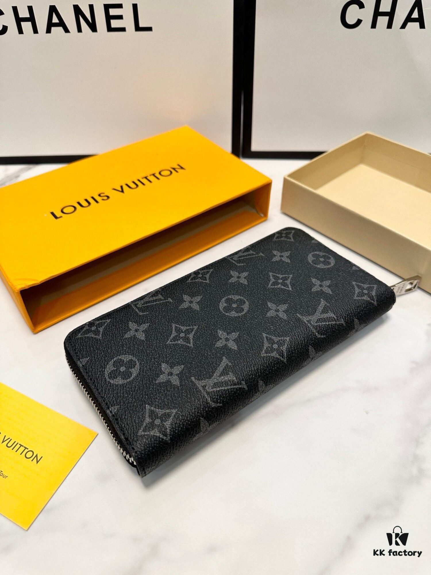 692f14124ecd253cf107922f LV New Men's Hand Bag, Black, 20x10