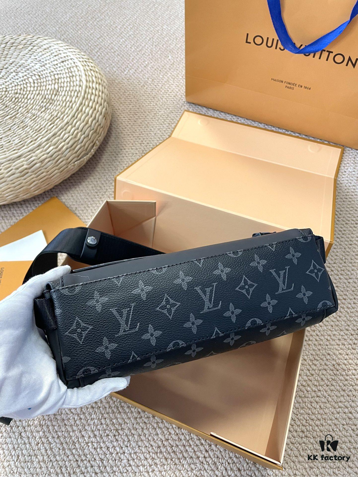 692f14364ecd253cf1079263 Foldable Gift Box 🎁 Size: 28*25cm L Brand Men's Messenger Bag VOYAGER Messenger Bag