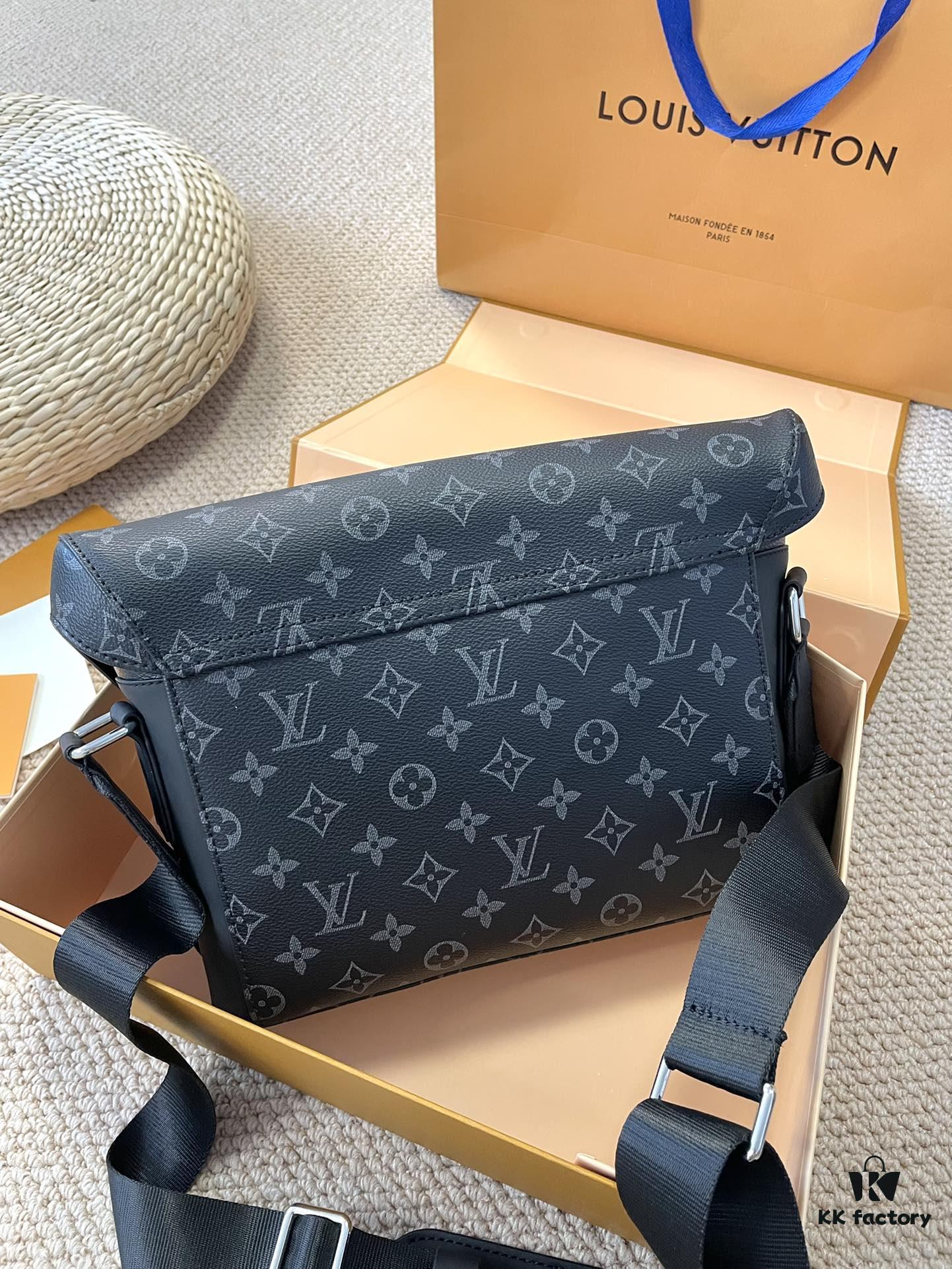 692f14374ecd253cf1079267 Foldable Gift Box 🎁 Size: 28*25cm L Brand Men's Messenger Bag VOYAGER Messenger Bag