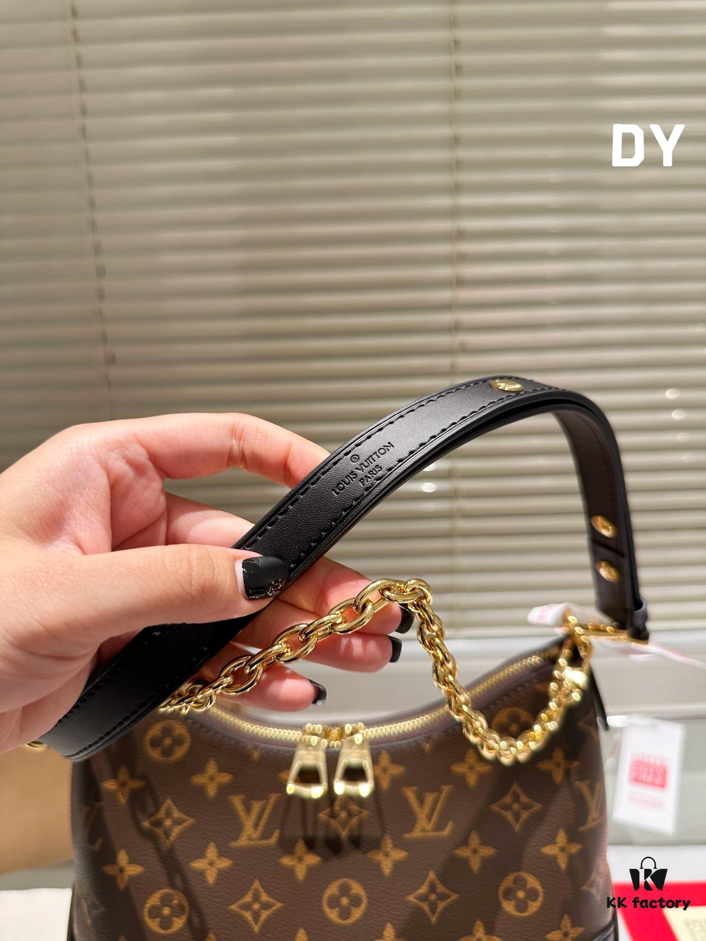 692f14574ecd253cf1079296 Top Quality Original Order Pure Cowhide Full Steel Hardware LV Boulogne Messenger Bag Horn Bag