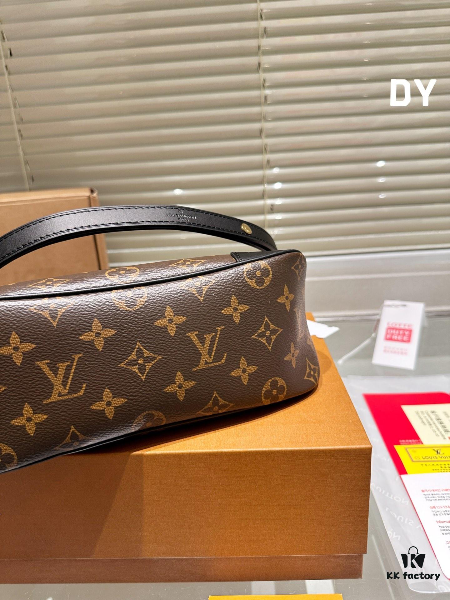692f145a4ecd253cf107929a Top Quality Original Order Pure Cowhide Full Steel Hardware LV Boulogne Messenger Bag Horn Bag