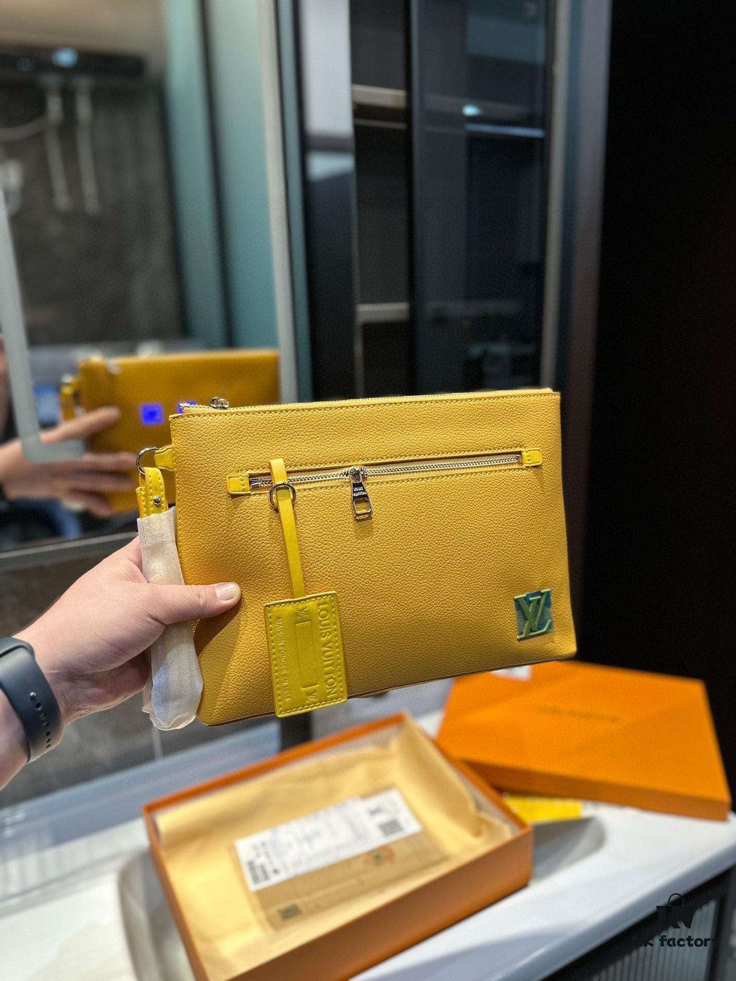 692f14694ecd253cf10792b7 LV New Men's Clutch Bag, Stylish and Youthful Design with Adjustable Shoulder Strap