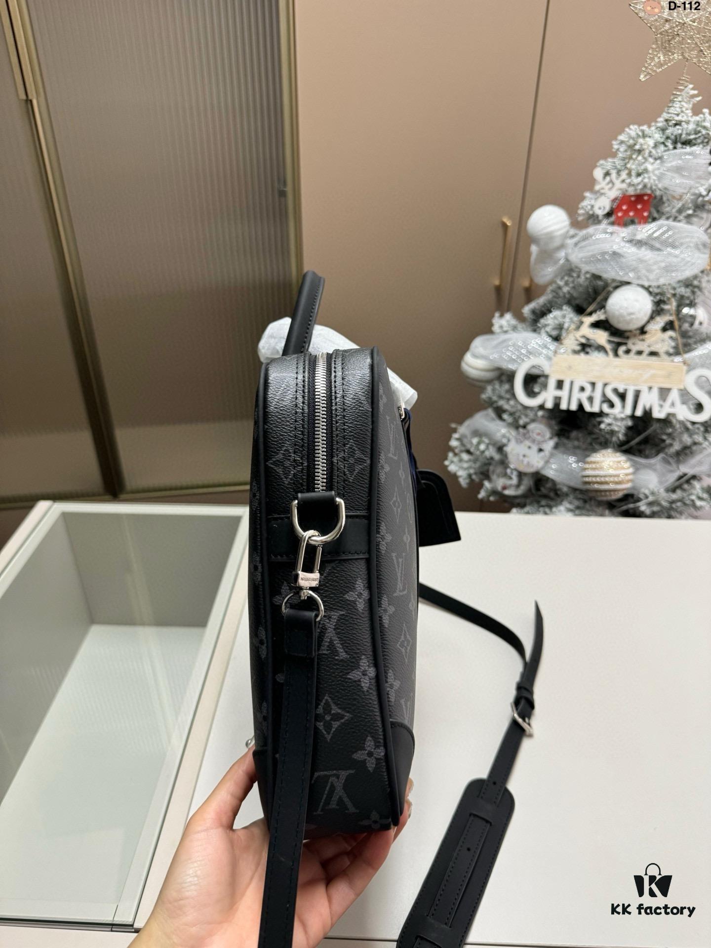 692f146d4ecd253cf10792be LV Men's Briefcase, Can Be Worn Crossbody or Carried by Hand, Spacious Capacity for Documents and Laptop, Black Classic Style, Extremely Durable Material, Ideal Choice for Business Men, Model D-112, Size 34x7x27 cm, Foldable Box