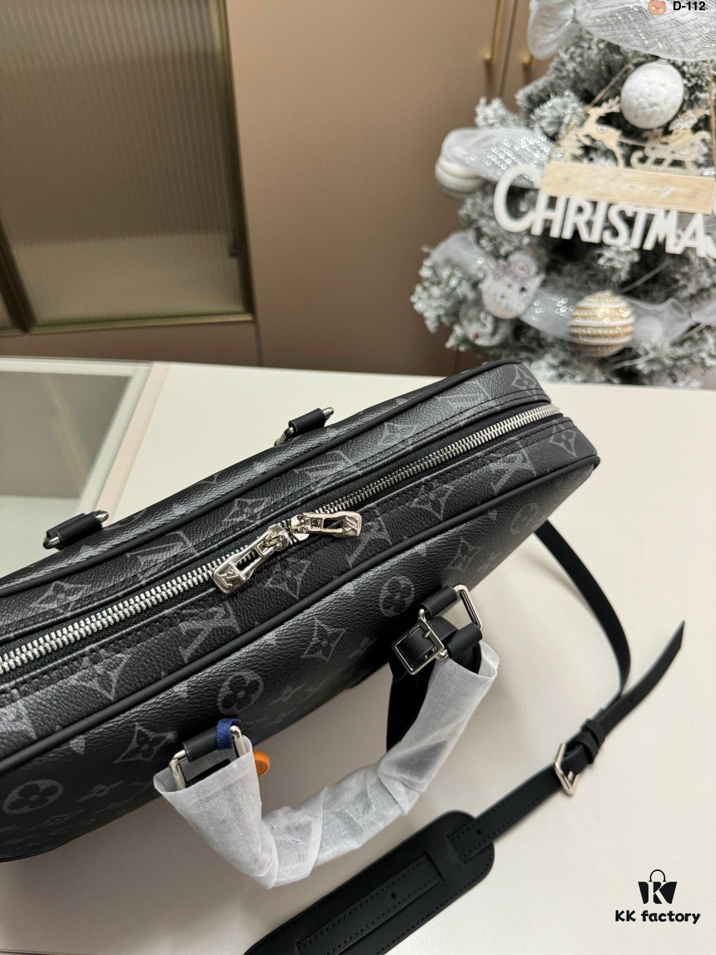 692f146d4ecd253cf10792bf LV Men's Briefcase, Can Be Worn Crossbody or Carried by Hand, Spacious Capacity for Documents and Laptop, Black Classic Style, Extremely Durable Material, Ideal Choice for Business Men, Model D-112, Size 34x7x27 cm, Foldable Box