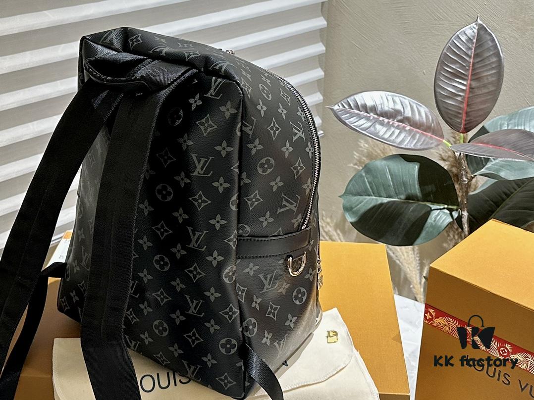 692f14754ecd253cf10792cb Authentic LV Men's Discovery Donald Duck Graffiti Backpack in Genuine Cowhide