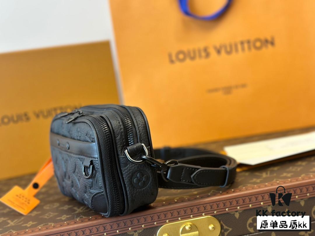 692f147c4ecd253cf10792dc LV Latest Men's Camera Bag Nano Alpha Black Floral Embossing Full Set Packaging
