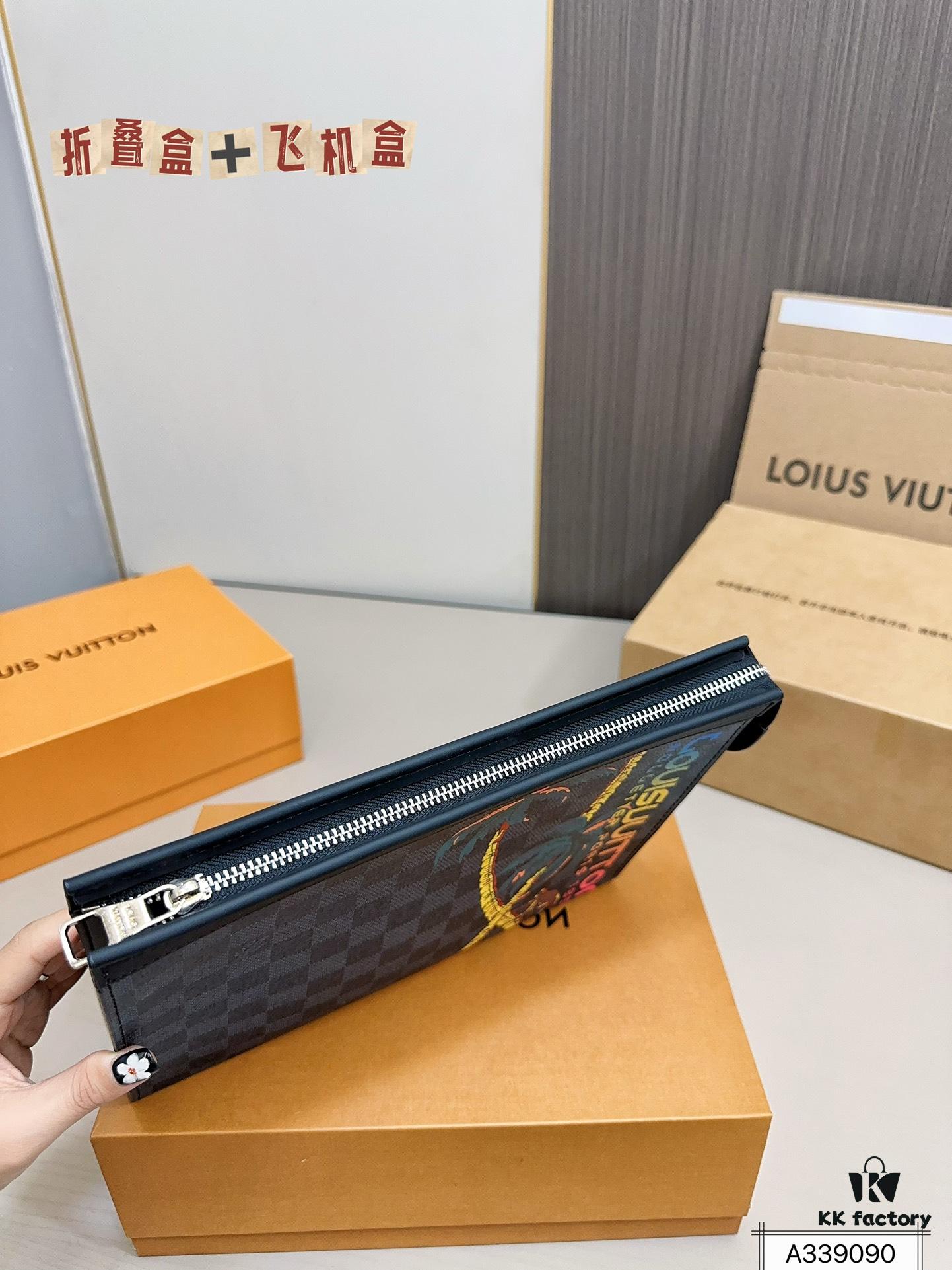 692f14954ecd253cf1079303 LV Men's Clutch Bag, Full Set Packaging, Dimensions 28 x 22