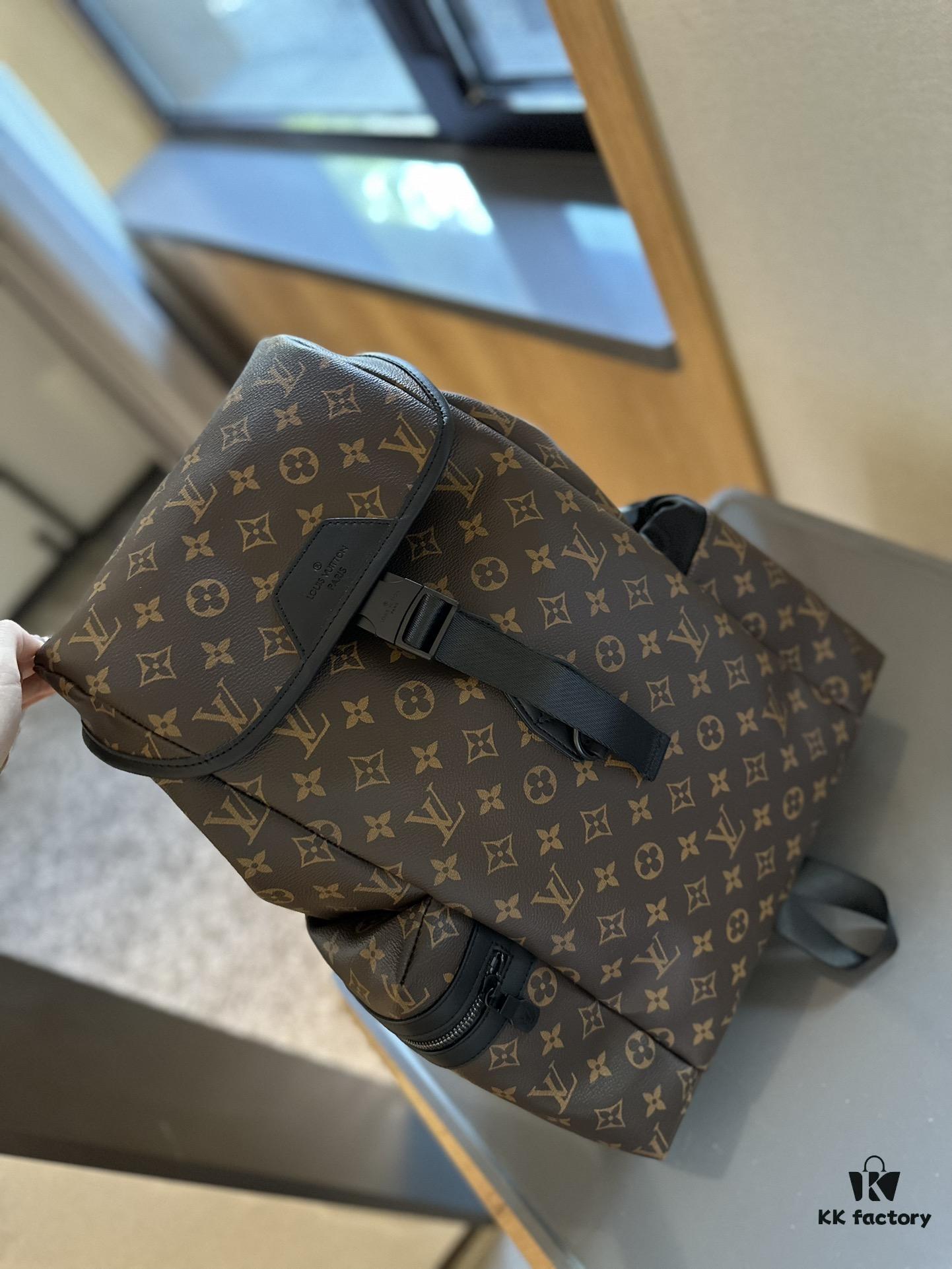 692f14a04ecd253cf1079313 LV Men's Backpack