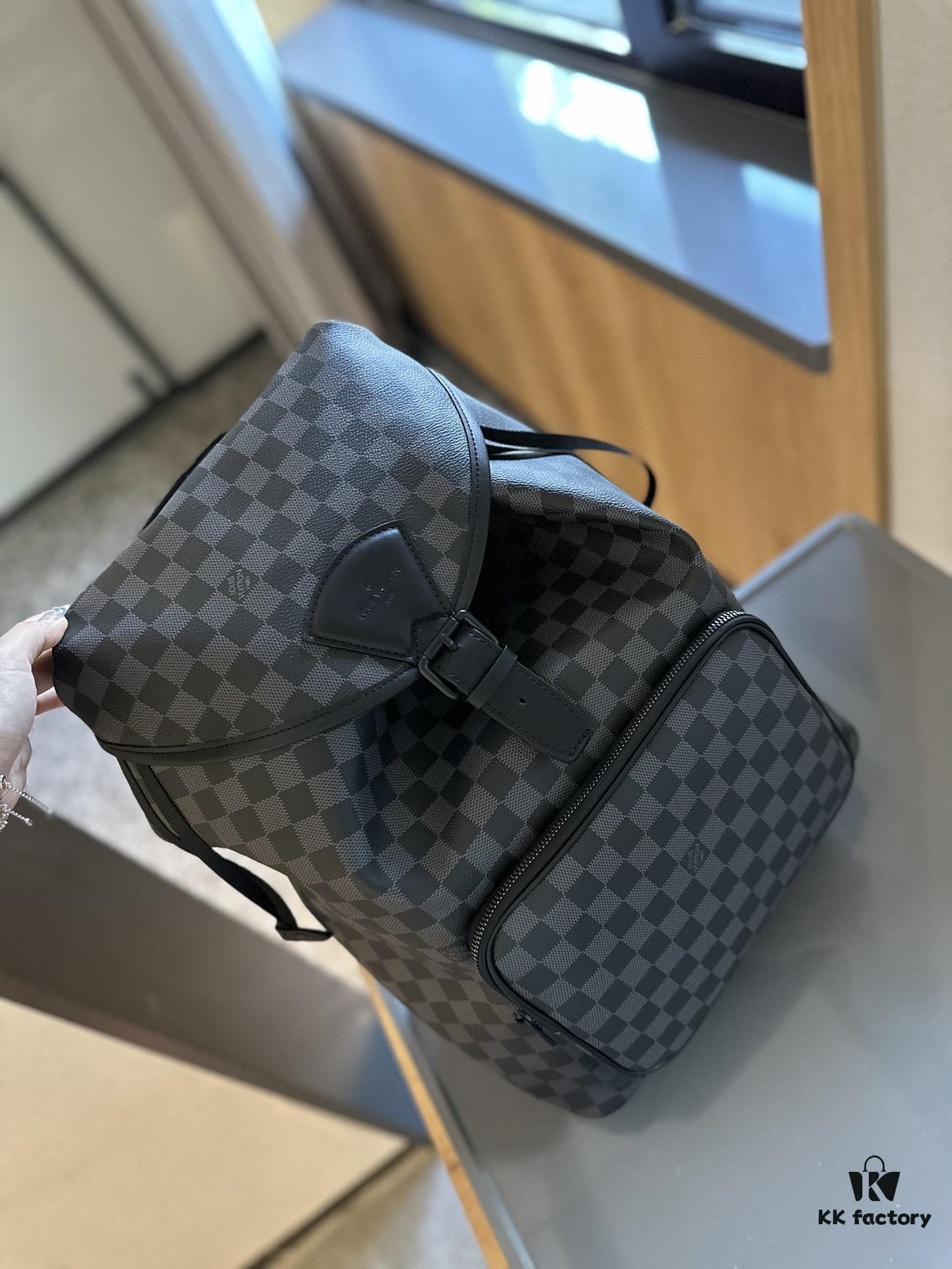 692f14a14ecd253cf1079316 LV Men's Backpack