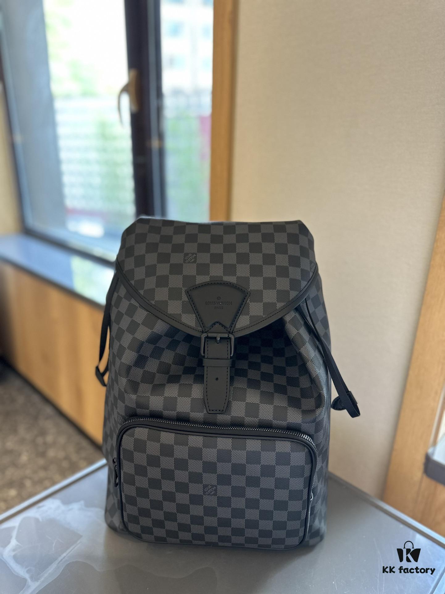 692f14a34ecd253cf1079318 LV Men's Backpack