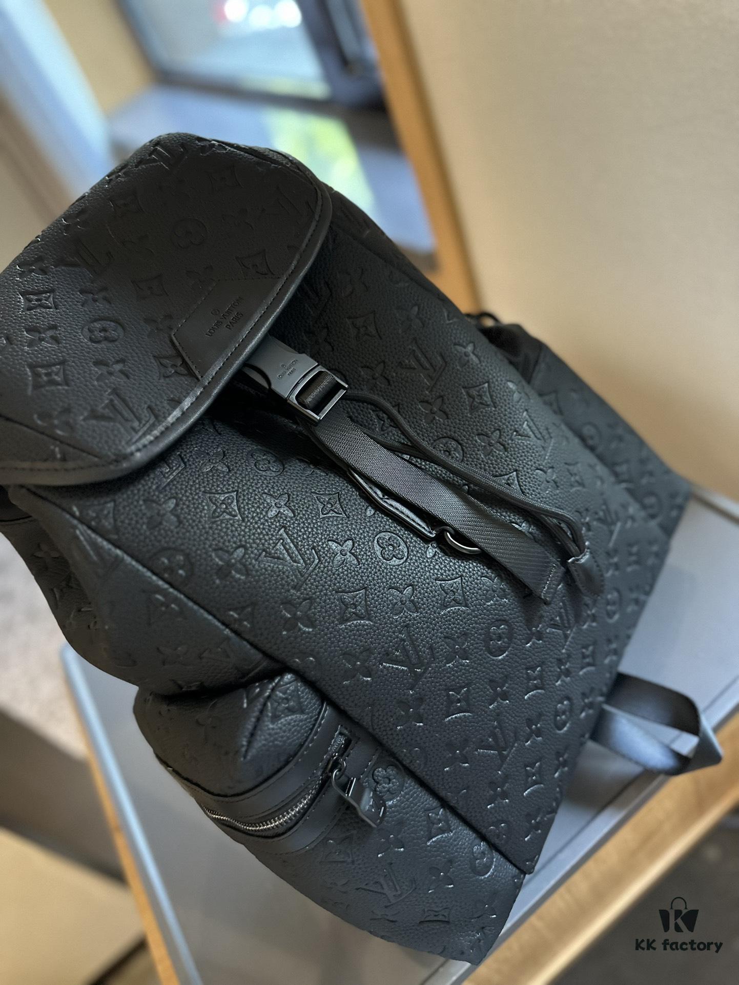 692f14a84ecd253cf1079321 LV Men's Backpack