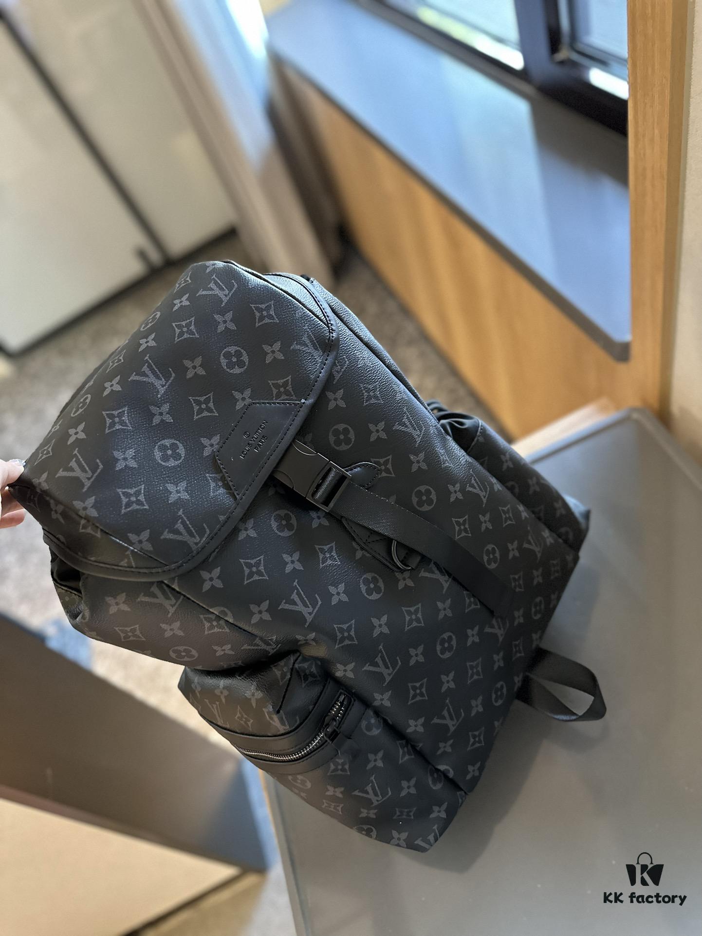 692f14b14ecd253cf107932f LV Men's Backpack