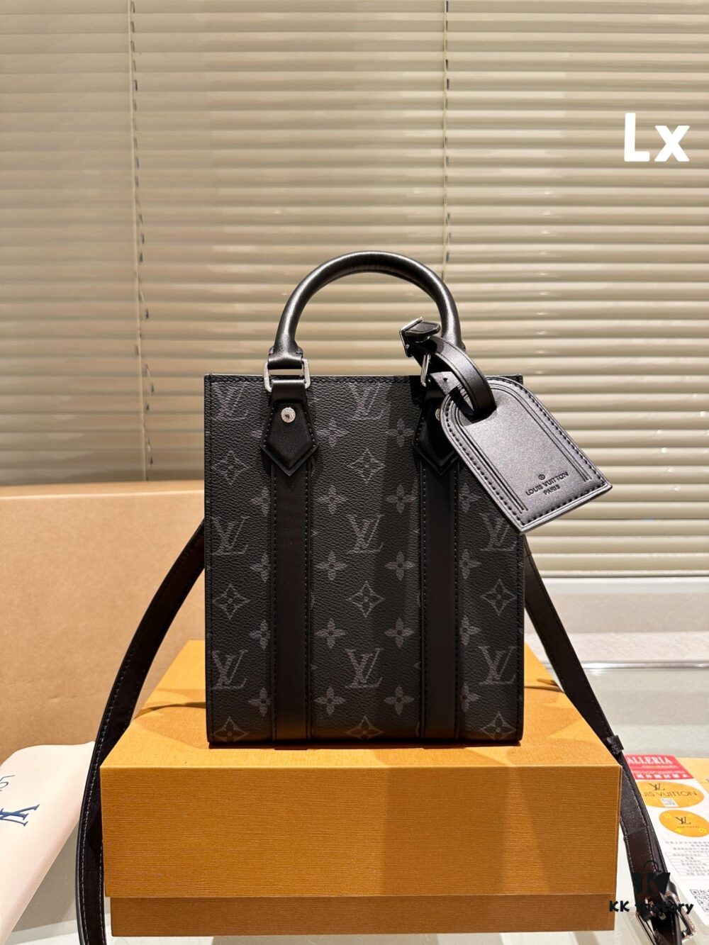 692f14b64ecd253cf1079335 LV Men's Sac Plat VOYAGER Tote Bag with Foldable Box and Airplane Packaging