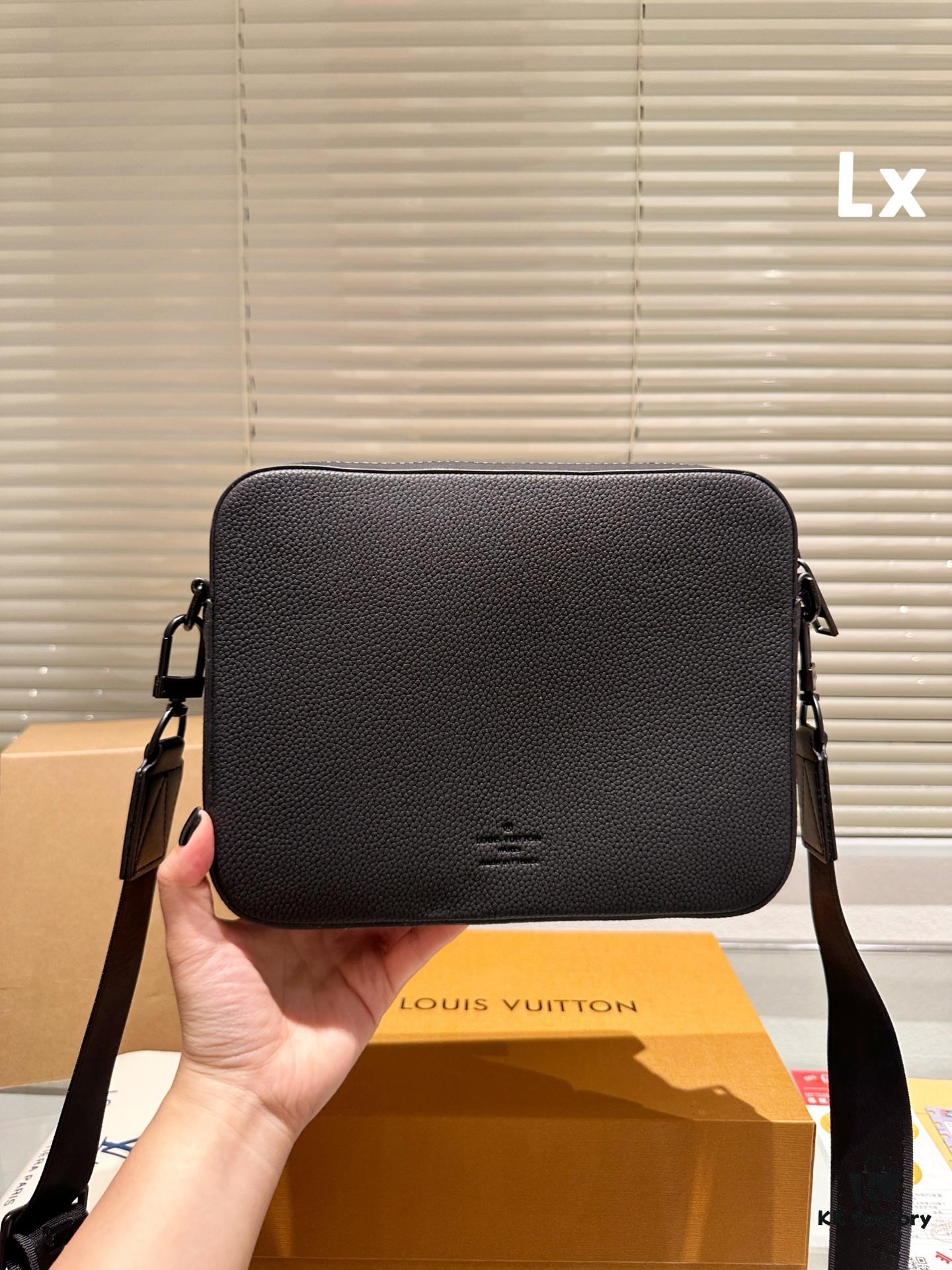 692f14c04ecd253cf1079344 Louis Vuitton Men's Shoulder Bag with Gift Box 🎁