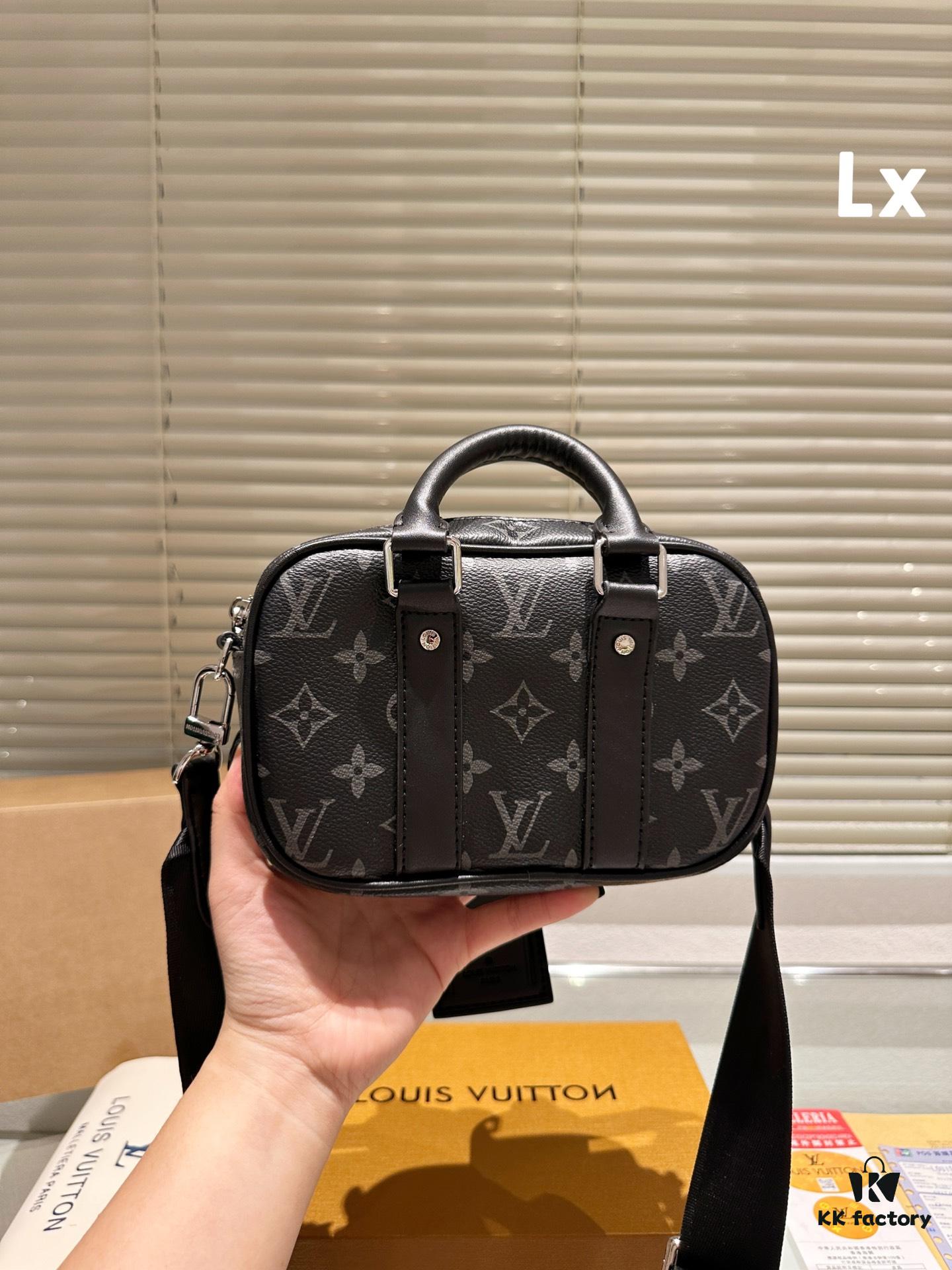 692f14c64ecd253cf107934e Louis Vuitton Men's Shoulder Bag with Gift Box 🎁