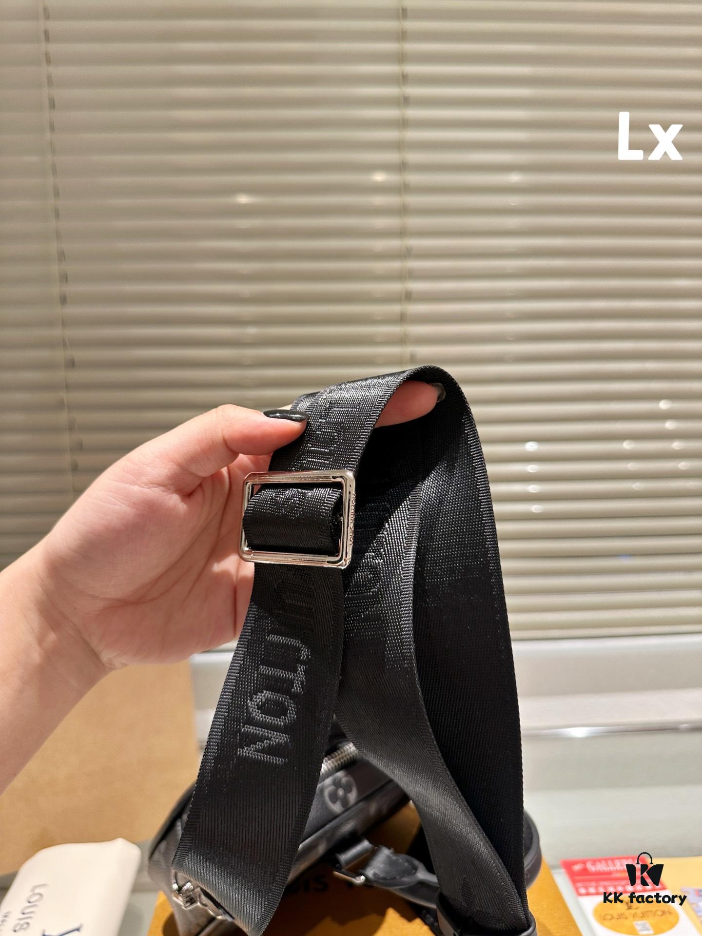 692f14c64ecd253cf107934f Louis Vuitton Men's Shoulder Bag with Gift Box 🎁