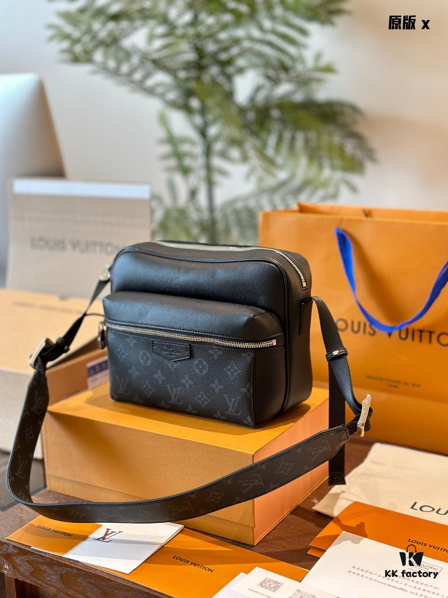 692f14d44ecd253cf107936b Louis Vuitton Outdoor Messenger Bag