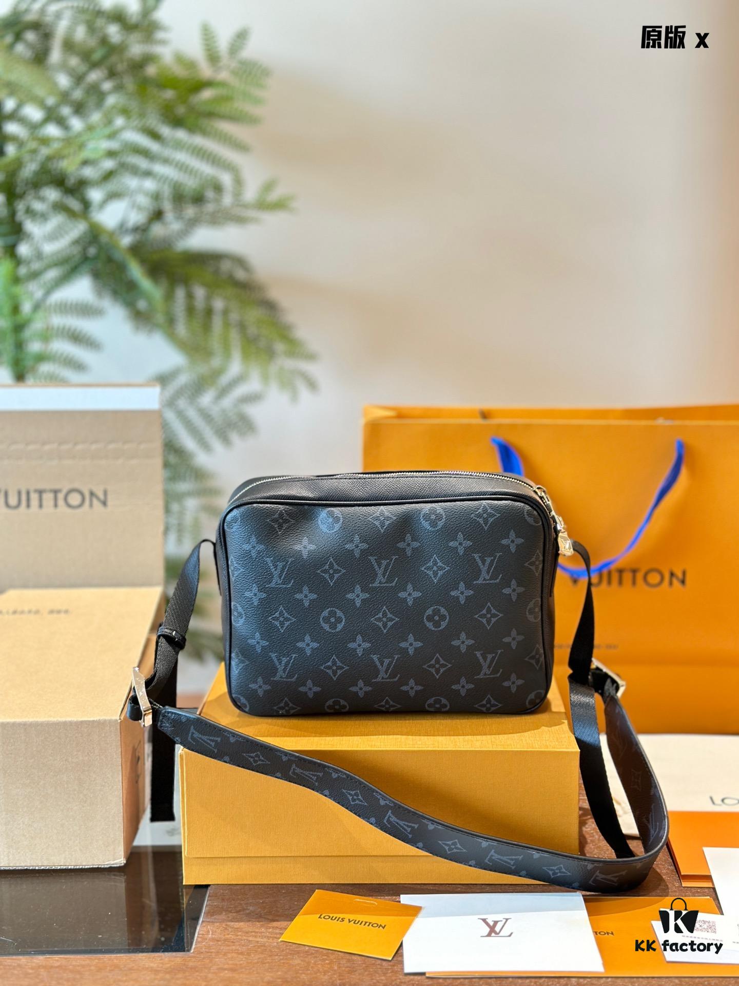 692f14d84ecd253cf1079372 Louis Vuitton Outdoor Messenger Bag