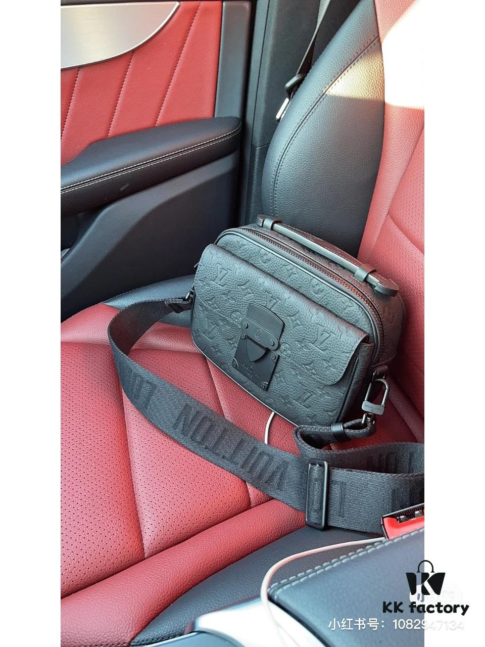 692f14e74ecd253cf1079390 Alessia Milan LV Louis Vuitton 2022 Men's S-LOCK Monogram Messenger Bag Shoulder Crossbody Bag