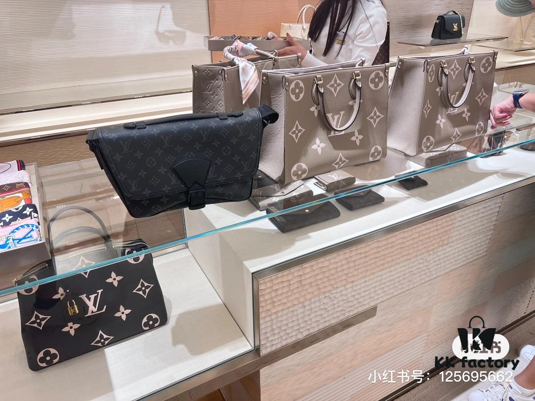 LV Men's Handle Envelope Bag