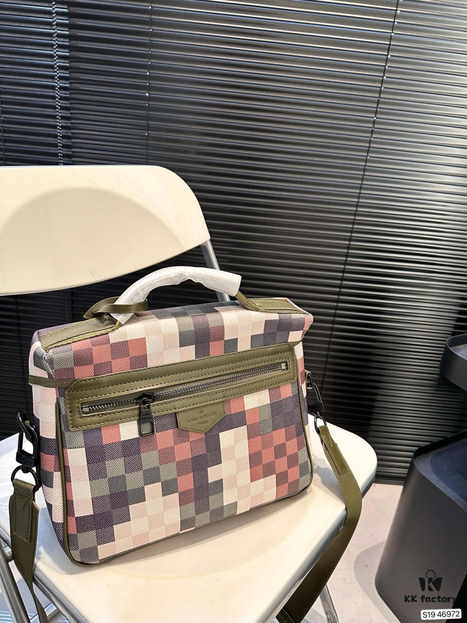 692f151c4ecd253cf10793ed Louis Vuitton Men's Messenger Bag, Shoulder Bag, Size 28x21, Model No. 46972