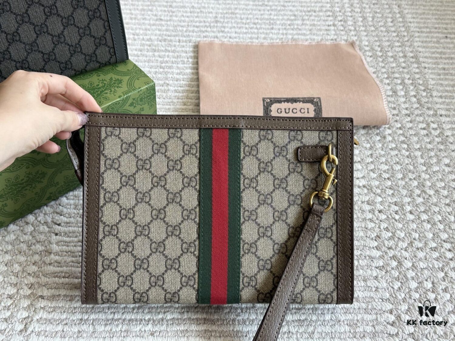 692f157a4ecd253cf10794b3 Gucci Men's Classic Clutch