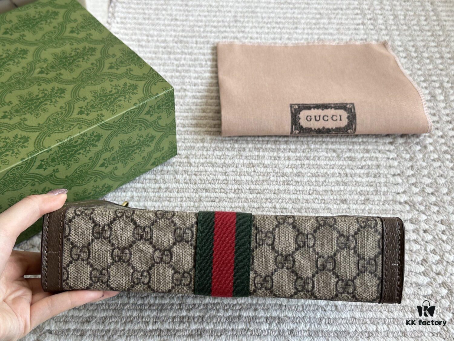 692f157a4ecd253cf10794b4 Gucci Men's Classic Clutch
