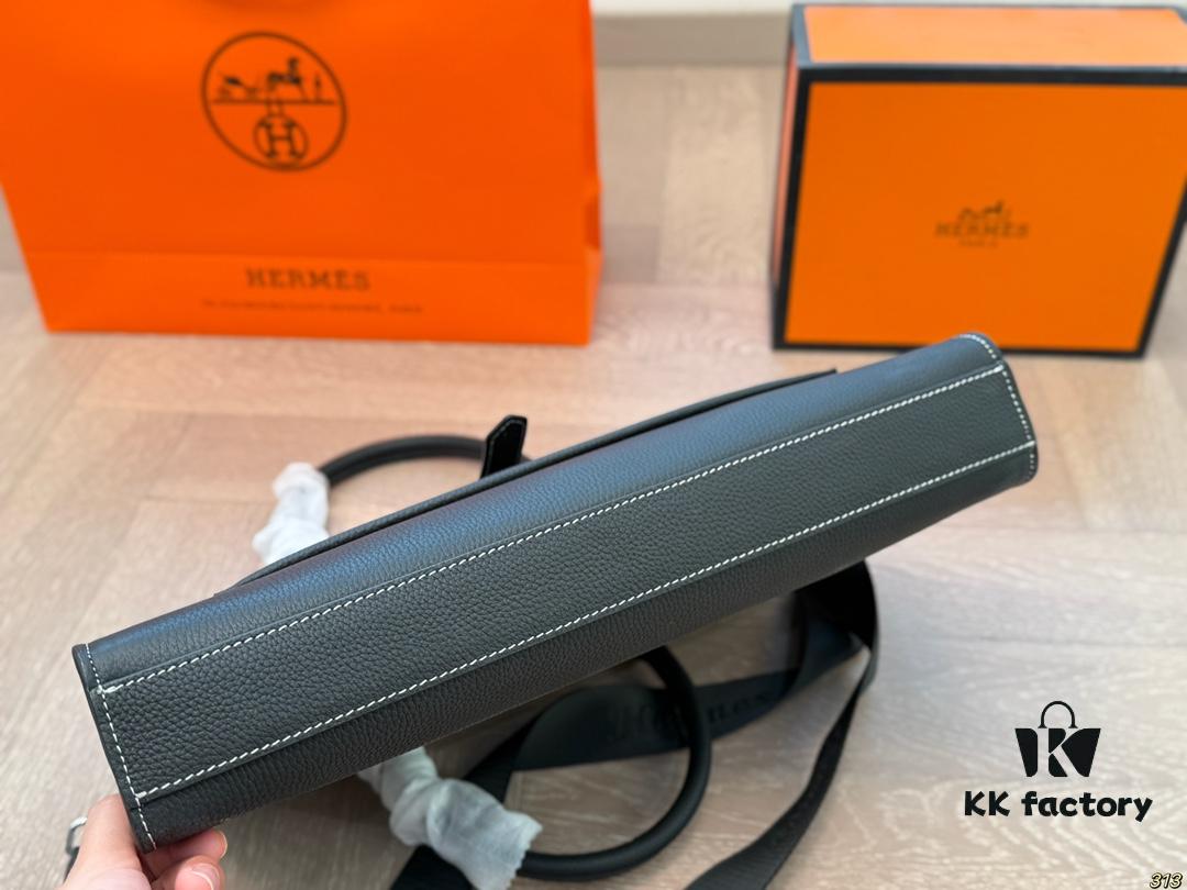 692f165d5464a31cf521a56e Hermès Hermès Briefcase, Crossbody or Handheld, Spacious for Documents and Laptop, Durable Material, Ideal Choice for Business Men, Size 38 x 28