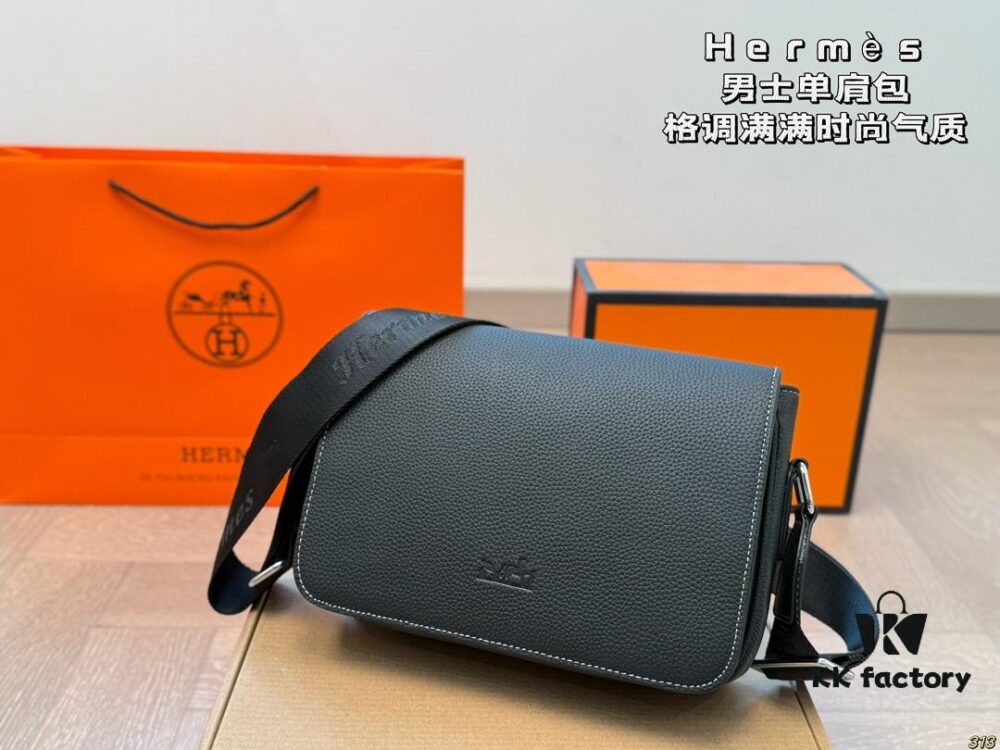 692f165e5464a31cf521a570 Hermès Men's Shoulder Bag