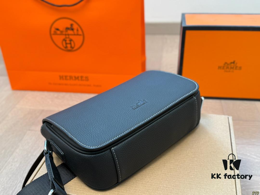 692f16605464a31cf521a576 Hermès Men's Shoulder Bag