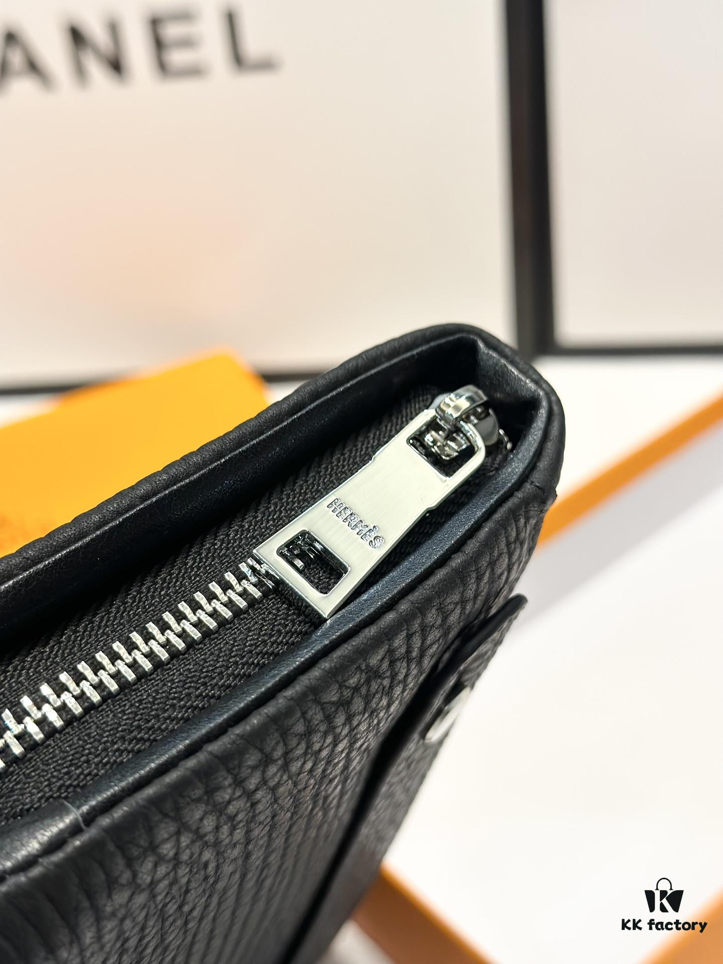 692faa9299f2d84055c862d5 Hermès New Arrival Men's Small Clutch Wallet in Black, 20x10, Top-Grade Calfskin