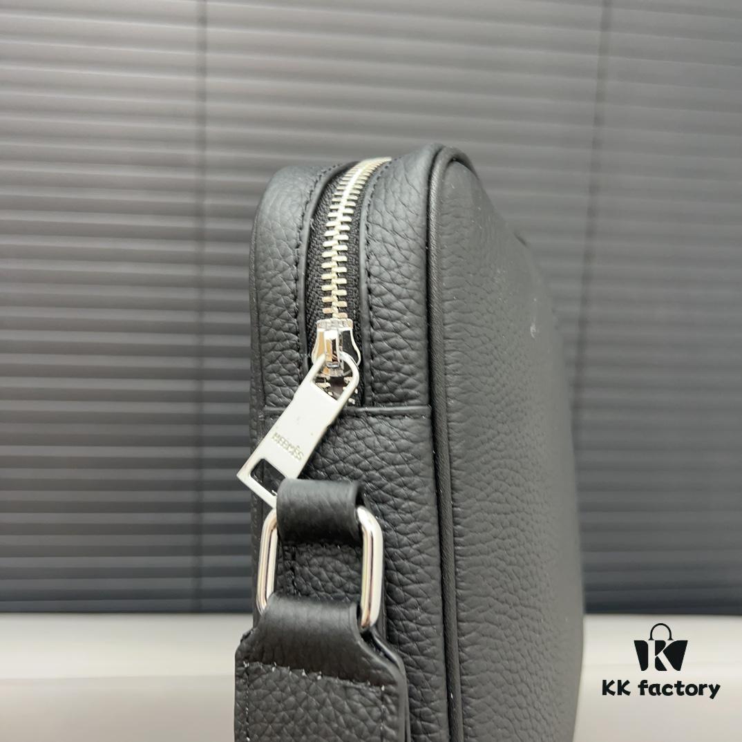 692faaec99f2d84055c86396 Hermès Embossed Shoulder Bag for Men, Genuine Leather Crossbody Bag, Casual and Business Style, Crafted with Precision Inlay Workmanship, Classic and Versatile Design, Premium Quality, Comes with Dust Bag, 22 x 20 cm