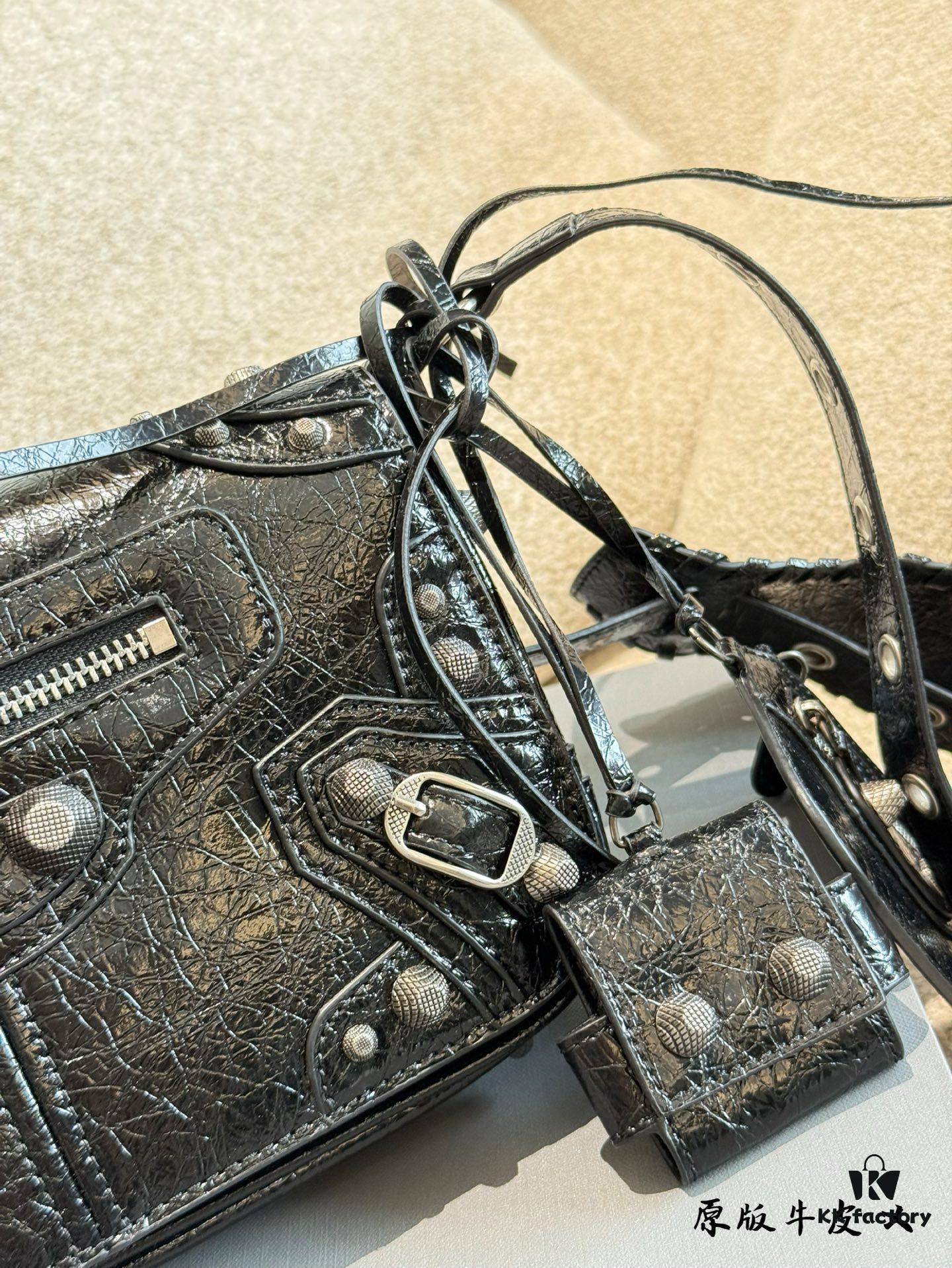 692fab1499f2d84055c863db Genuine Cowhide Balenciaga Le Cagole Motorcycle Bag, Jay Chou's Camera Bag Style