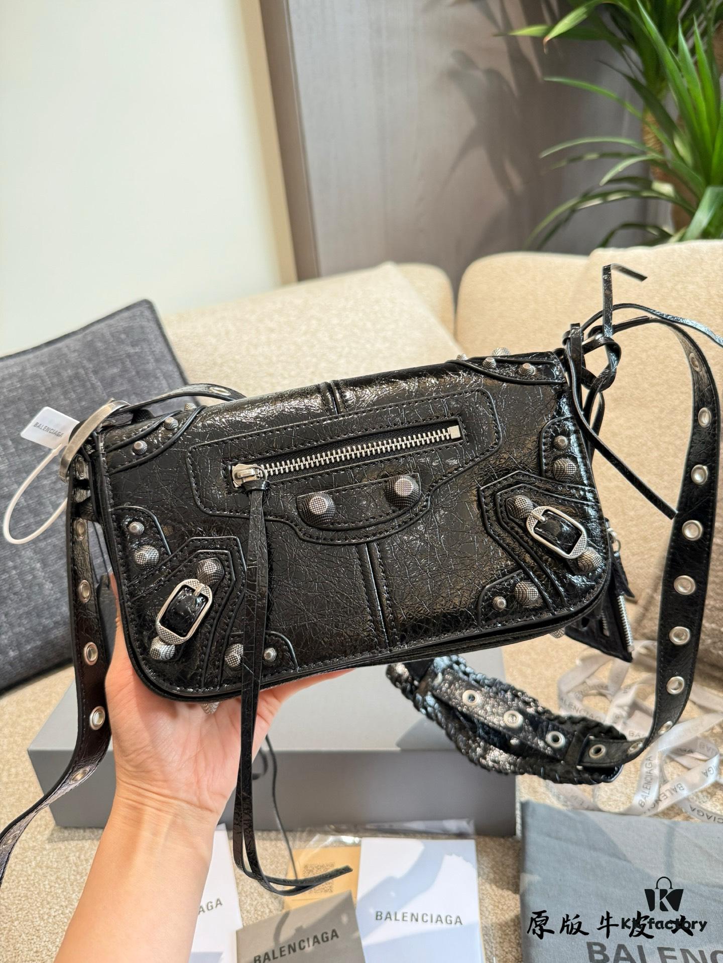 692fab1599f2d84055c863dd Genuine Cowhide Balenciaga Le Cagole Motorcycle Bag, Jay Chou's Camera Bag Style