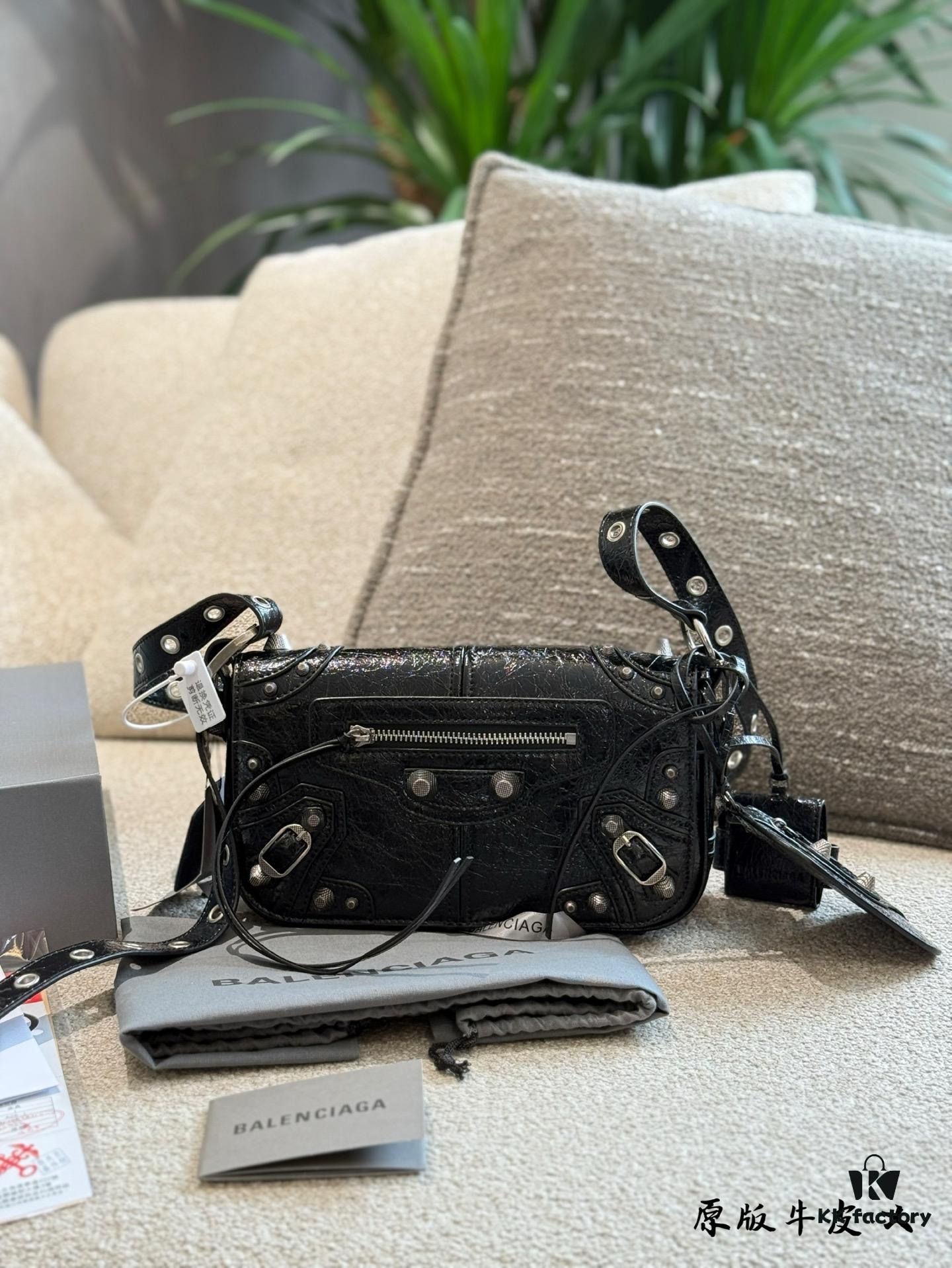 692fab1699f2d84055c863e1 Genuine Cowhide Balenciaga Le Cagole Motorcycle Bag, Jay Chou's Camera Bag Style
