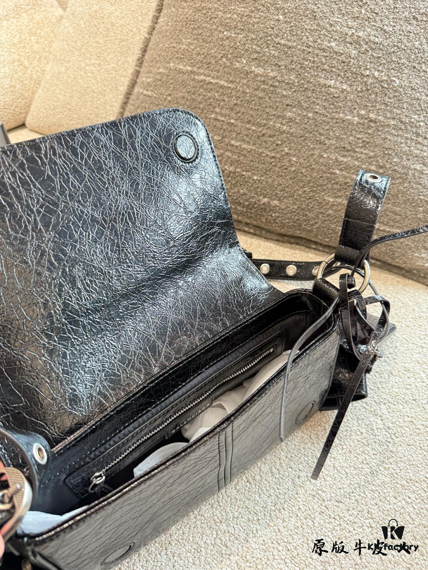 692fab1899f2d84055c863e4 Genuine Cowhide Balenciaga Le Cagole Motorcycle Bag, Jay Chou's Camera Bag Style