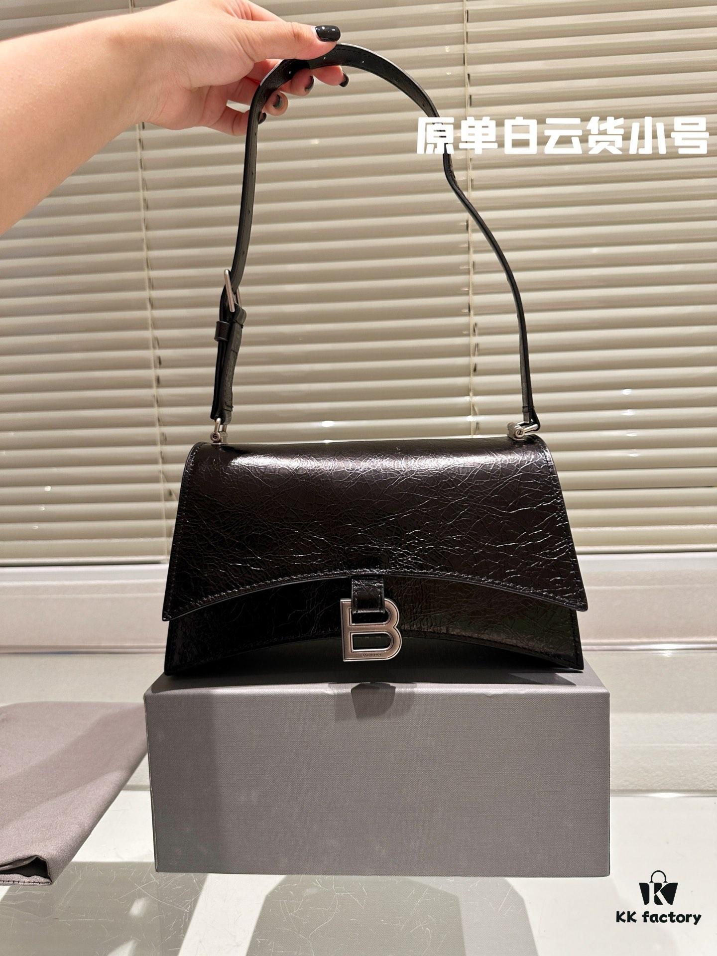 692fab3599f2d84055c86417 Balenciaga Autumn New Arrival Crush Bag in Top-Grain Leather