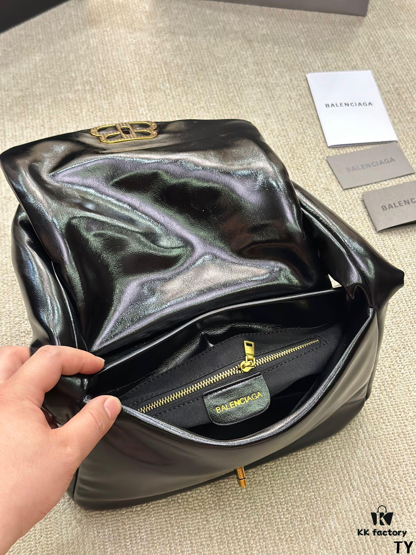 692fab4699f2d84055c8642f BALENCIAGA BB SOFT Flap Bag – Stunning Look, Unisex Style