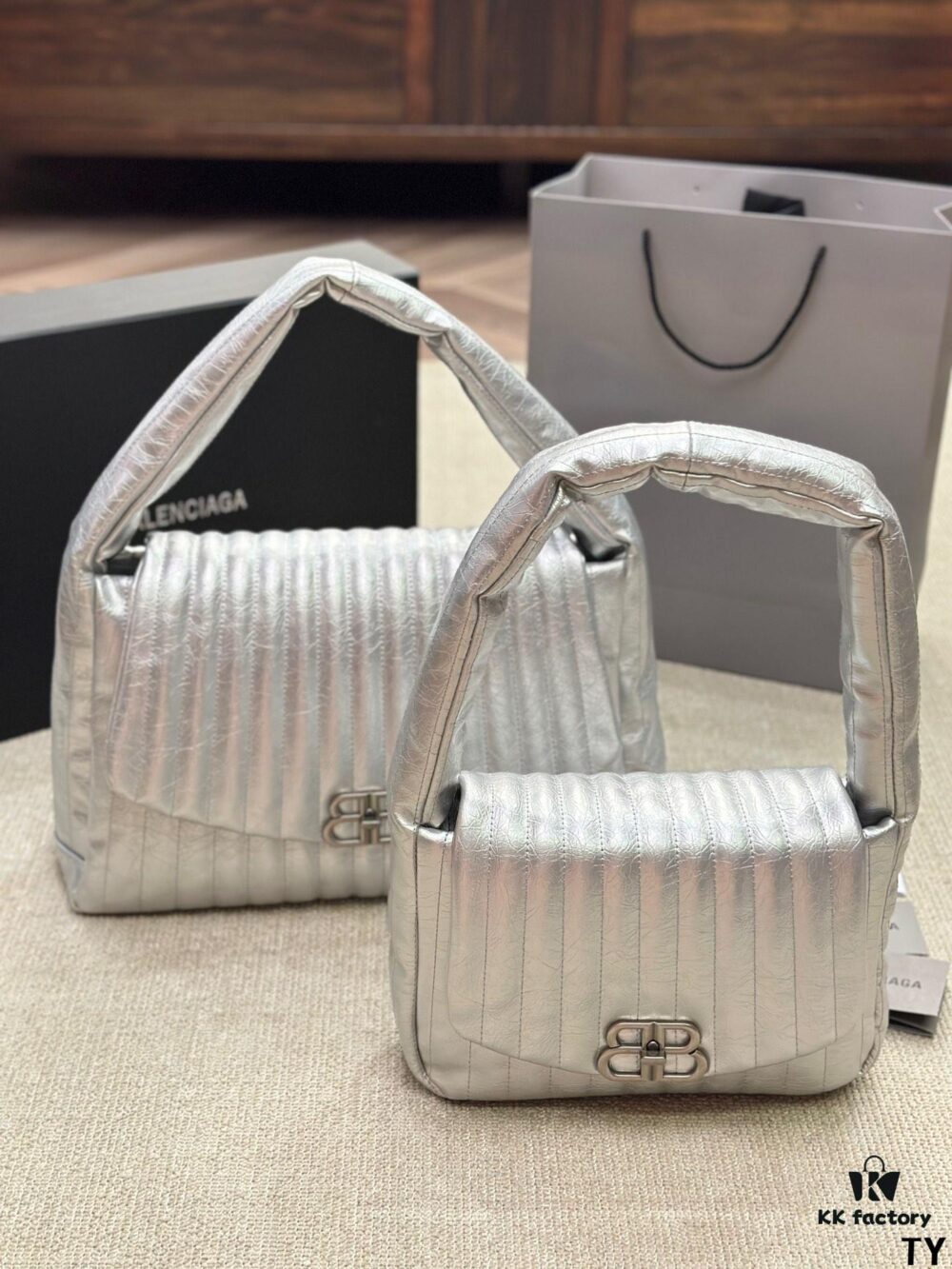 692fab4a99f2d84055c86435 Stylish and Chic! BALENCIAGA BB SOFT Flap Bag