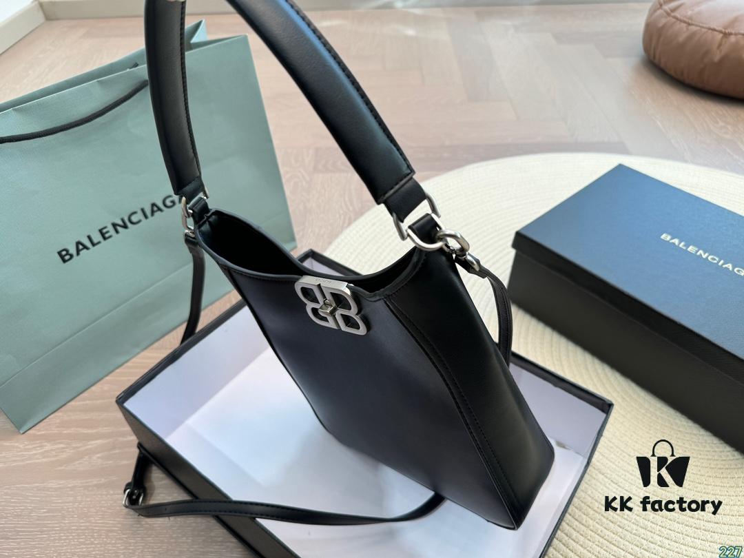 Balenciaga Unisex New Arrival Original Fabric High-Quality Single Order Item