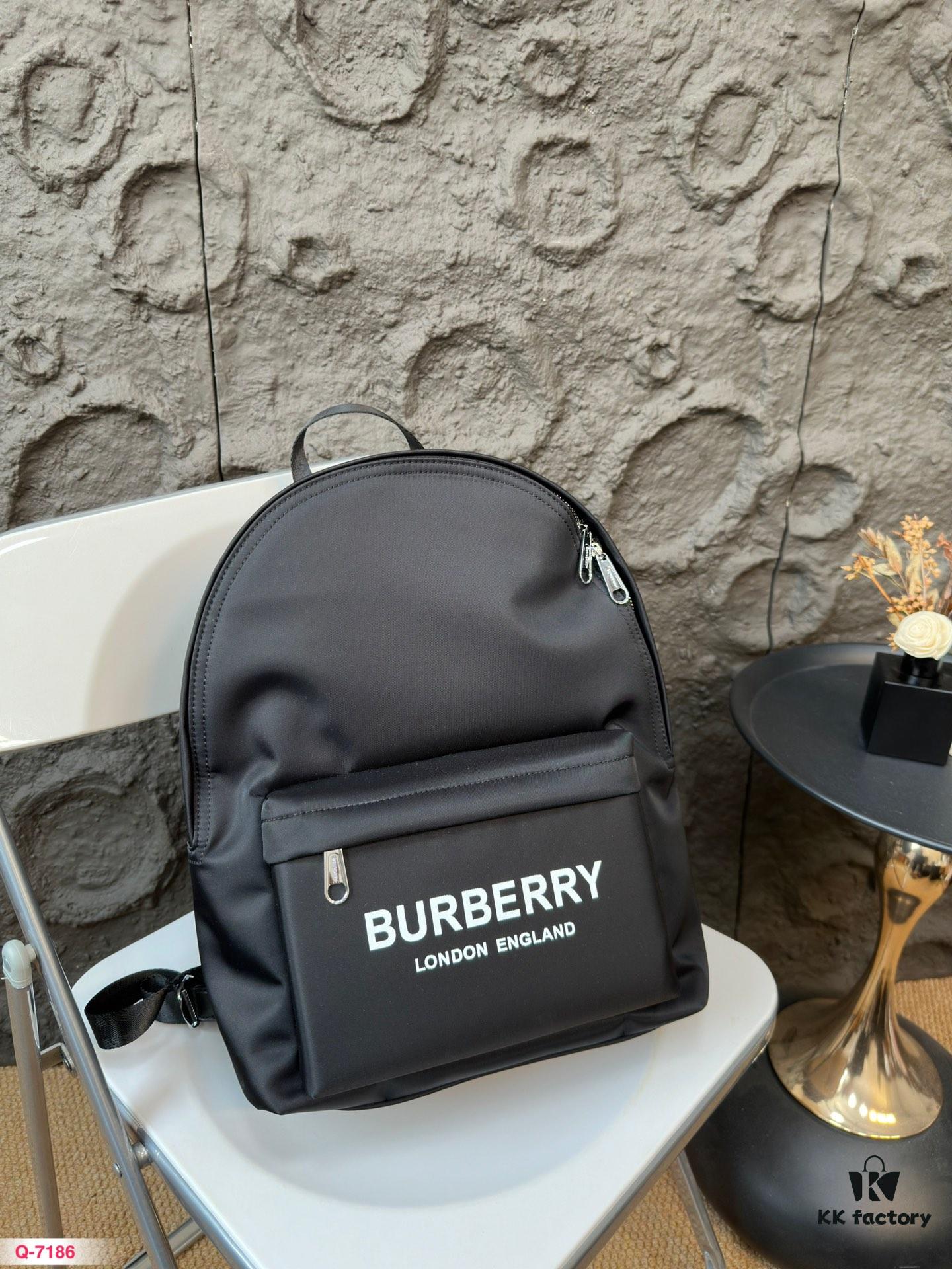 692fab7d99f2d84055c86497 Balenciaga Sac à dos Backpack, Unisex Large-Capacity Backpack, School Bag, Crafted with Precision Inlay Work, Classic and Versatile Design, Made with Original Factory Materials, Actual Product Photography