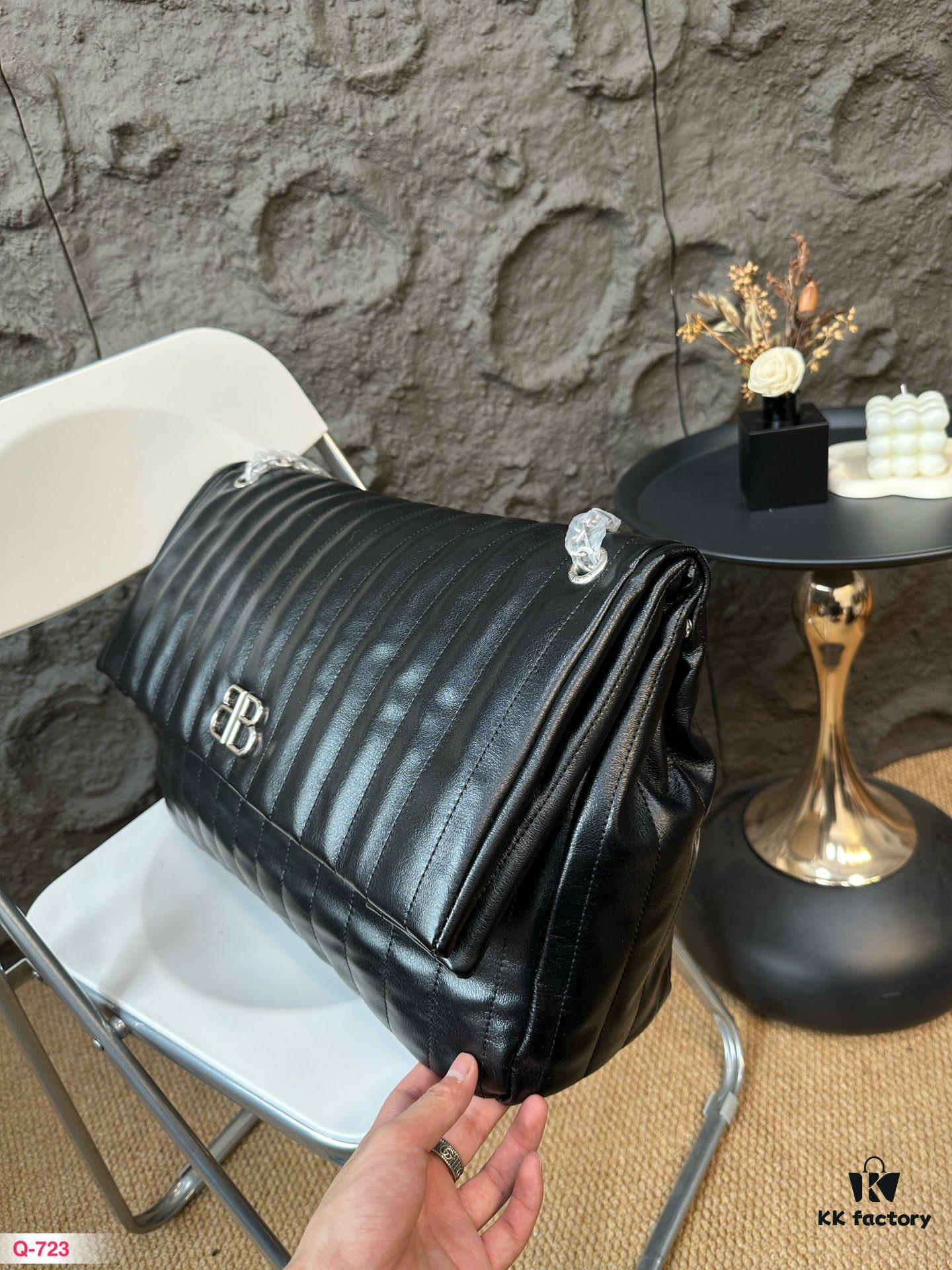 692fab8b99f2d84055c864ad Balenciaga New Arrival Unisex Otto Bag
