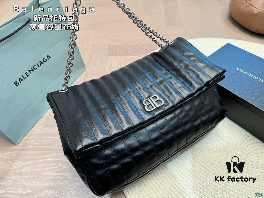 Balenciaga New Arrival Unisex Style Highly Sought After by Celebrities Original Fabric First Quality Extremely Eye-Catching Size 42 28